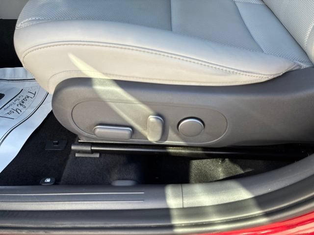 Used 2024 Hyundai Kona Limited AWD/4WD image 6