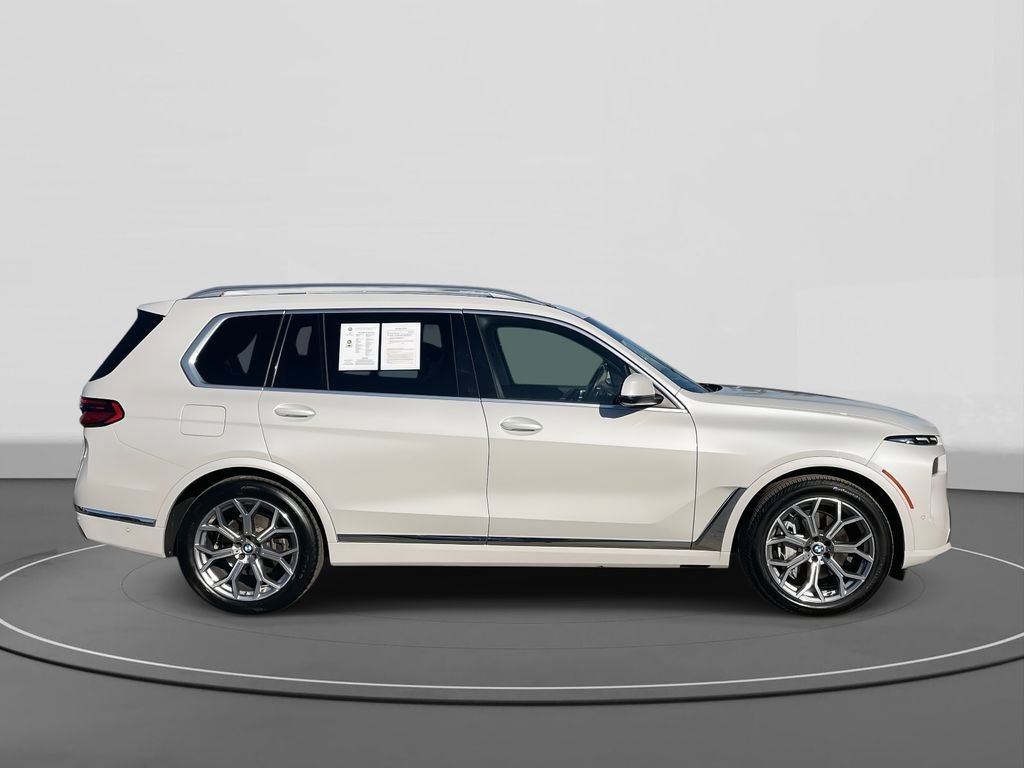 Used 2023 BMW X7 xDrive40i w/ Premium Package AWD/4WD image 3