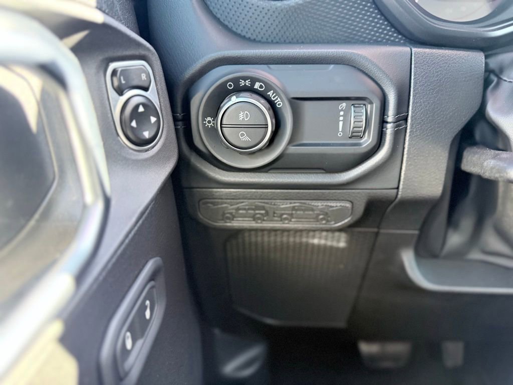 Used 2024 Jeep Gladiator Rubicon image 12