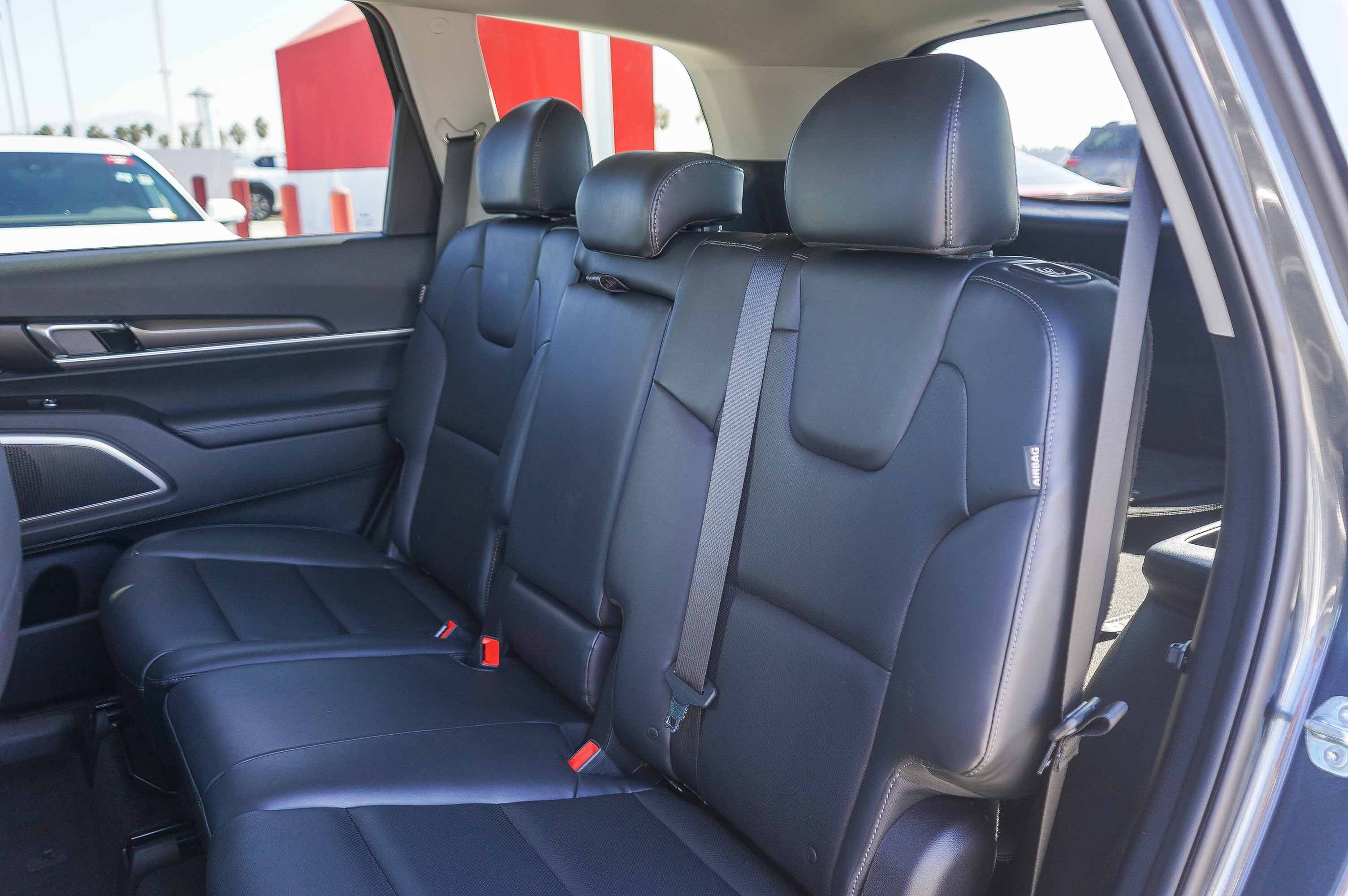 Used 2024 Kia Telluride LX image 19