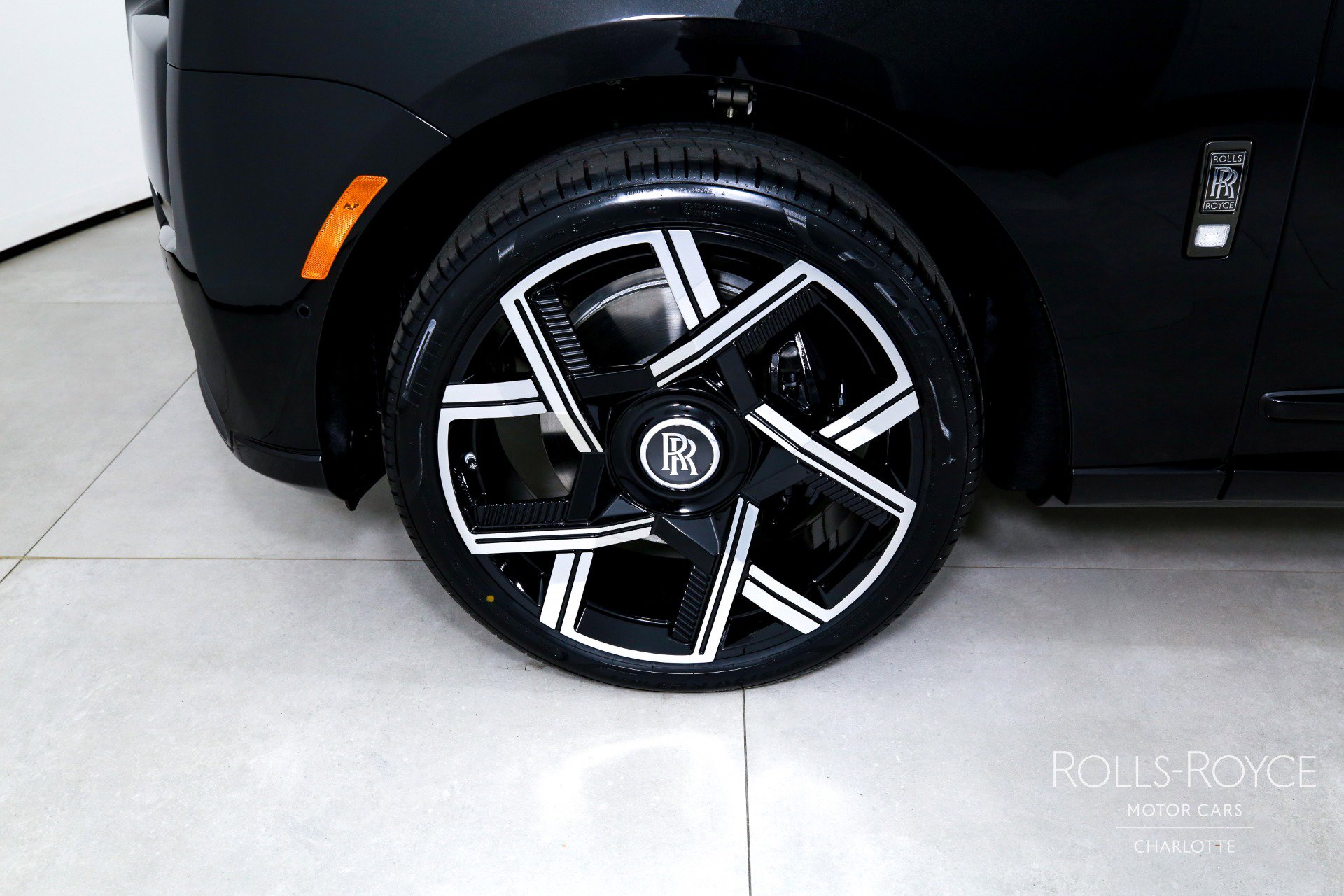 New 2026 Rolls-Royce Cullinan Black Badge image 43