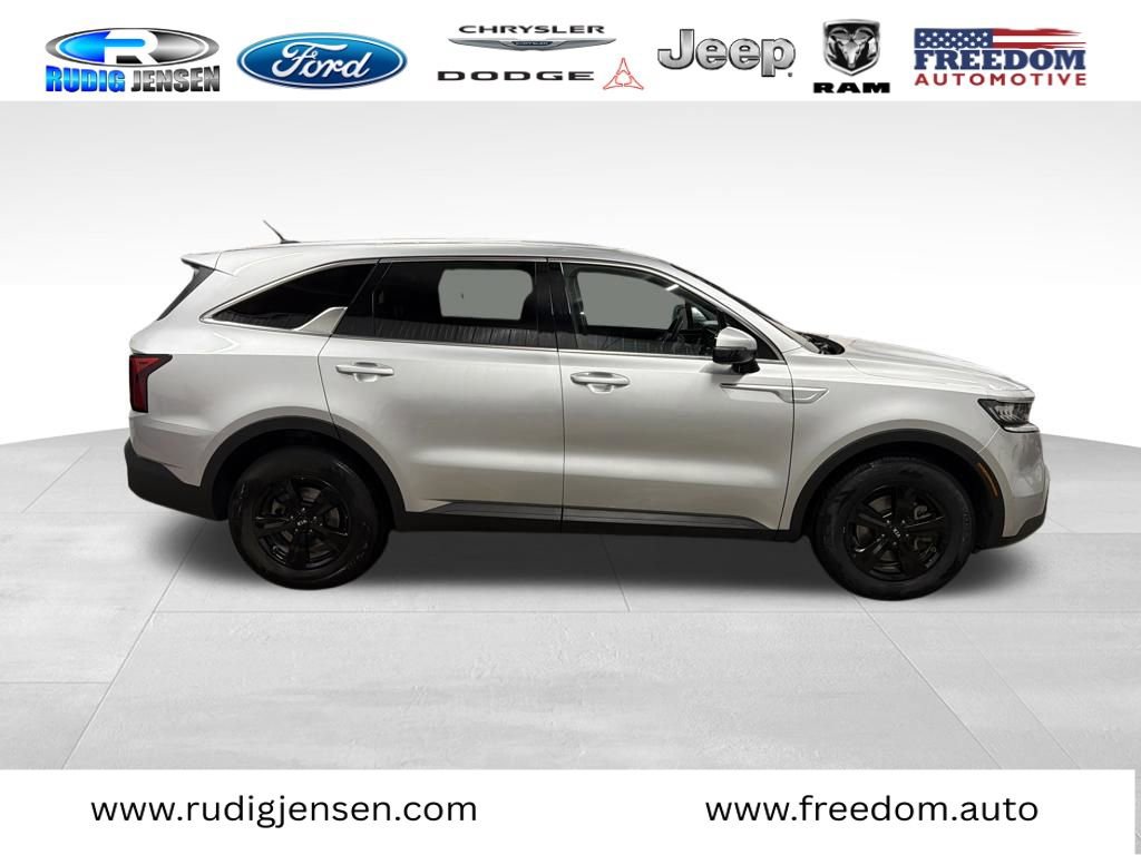 Used 2021 Kia Sorento LX FWD image 6