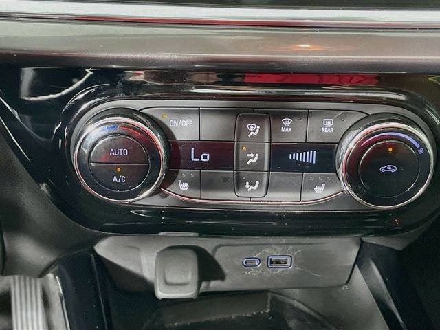 Used 2025 Chevrolet Trax ACTIV w/ Sunroof Package FWD image 16