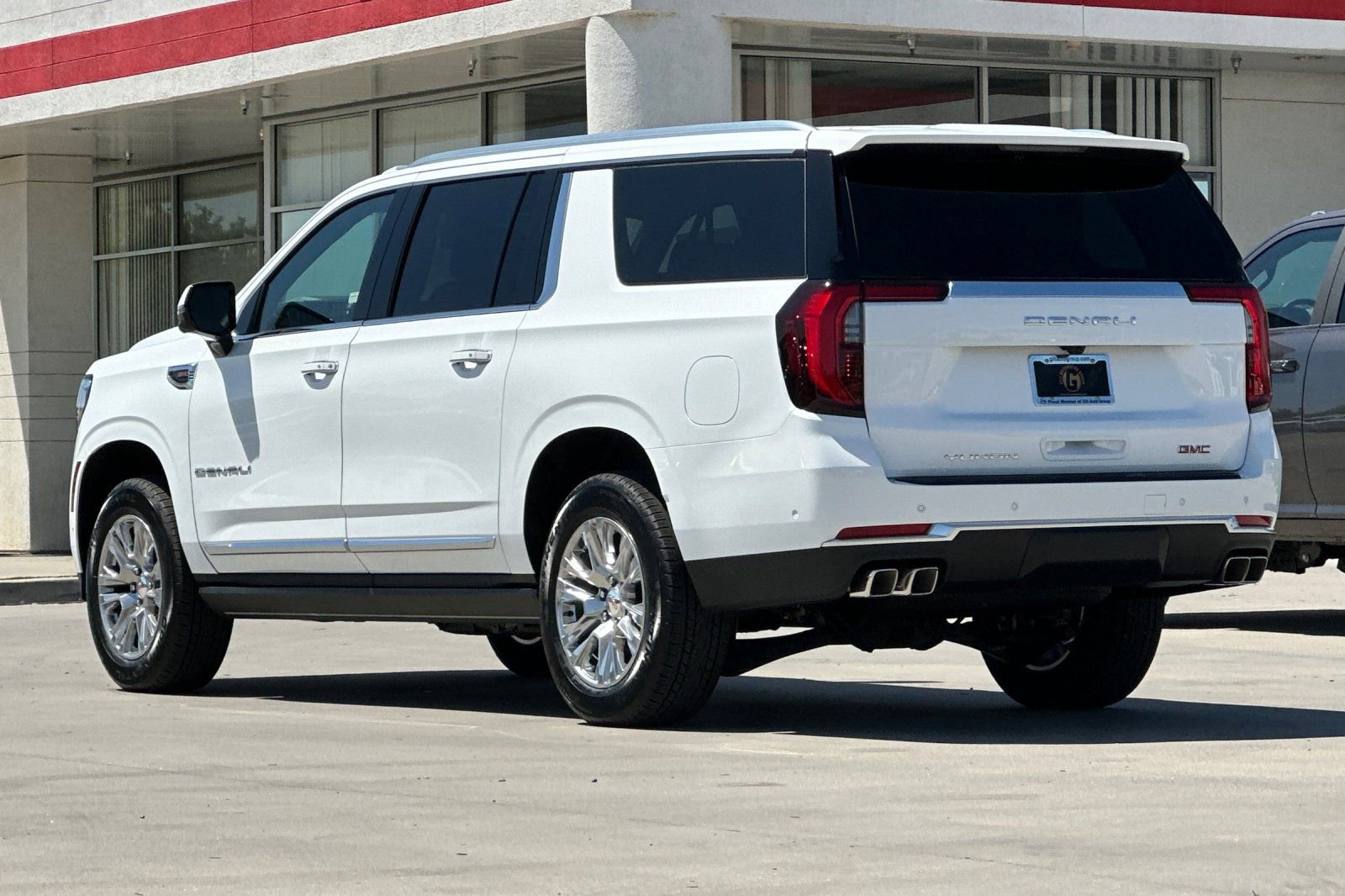 New 2026 GMC Yukon XL Denali w/ Sun & Power Step Package AWD/4WD image 4
