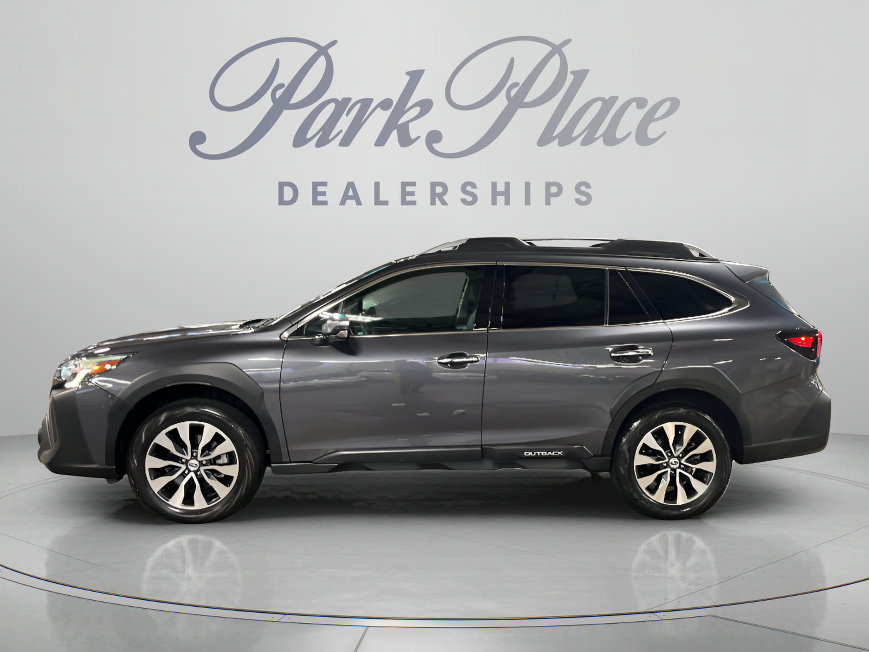 Used 2023 Subaru Outback Touring AWD/4WD image 2