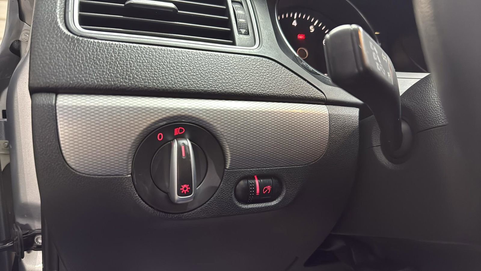 Used 2015 Volkswagen Jetta SE image 17