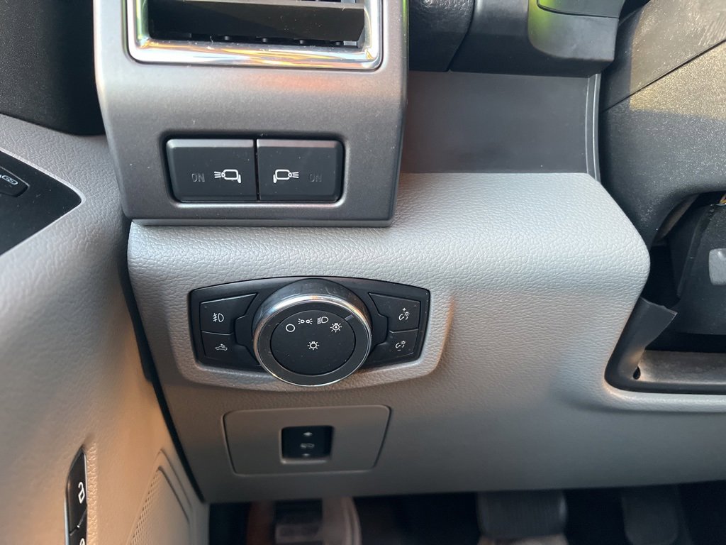 Used 2016 Ford F150 XLT w/ Equipment Group 302A Luxury image 14