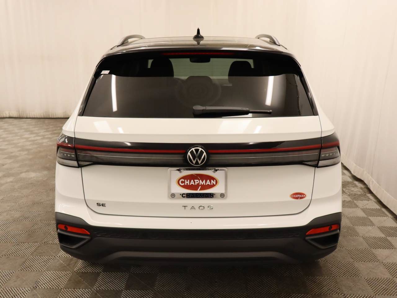 New 2026 Volkswagen Taos SE FWD image 5