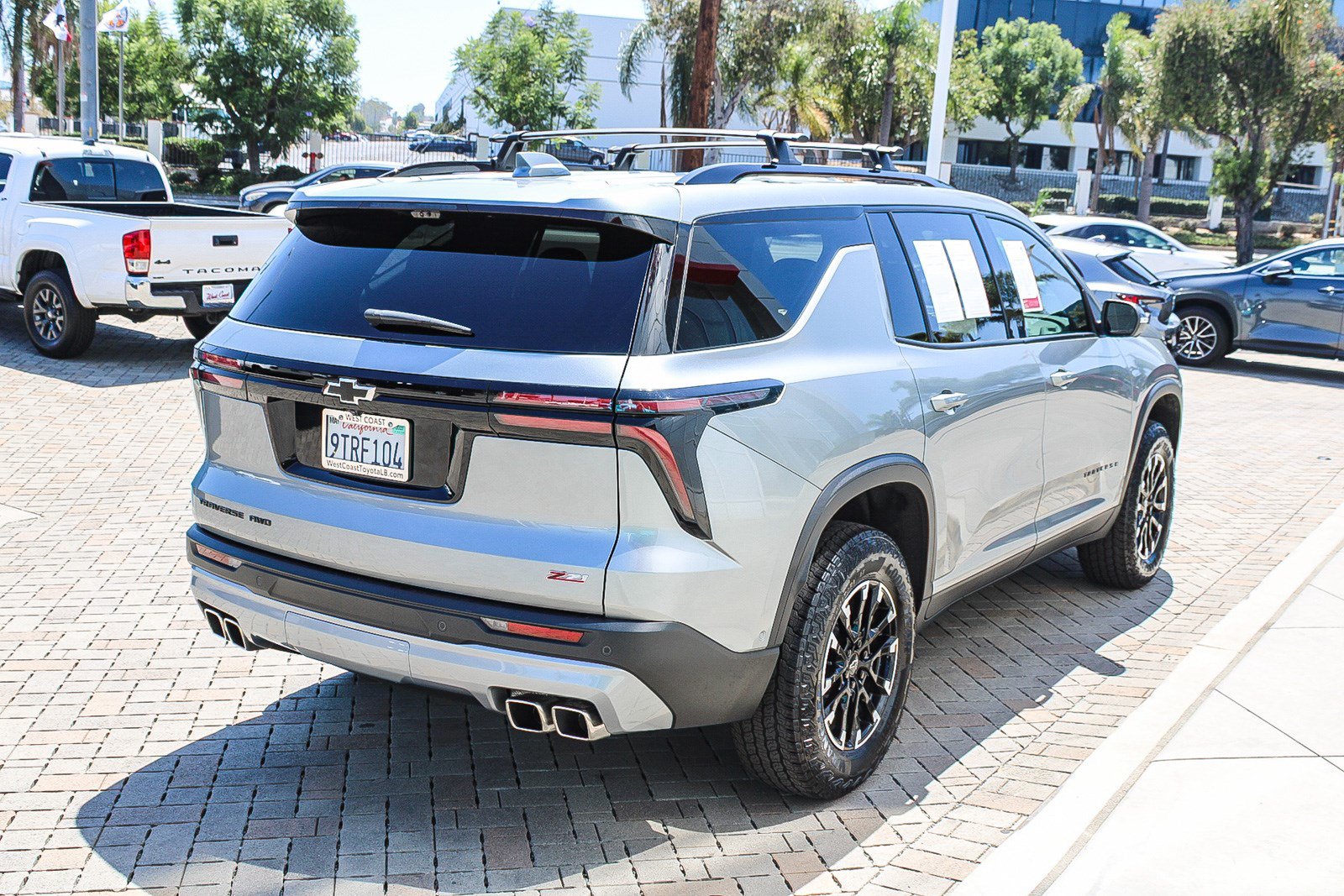 Used 2025 Chevrolet Traverse Z71 w/ Enhanced Driving Package AWD/4WD image 7