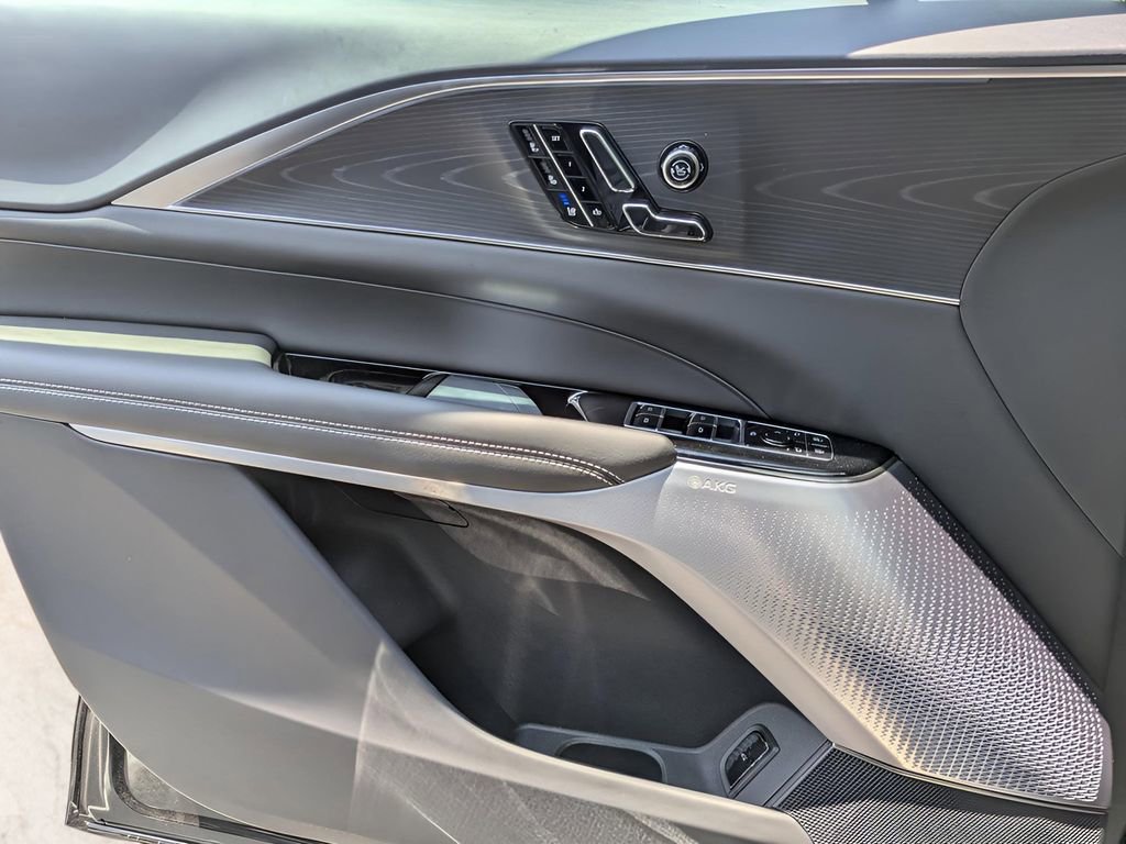 New 2025 Cadillac Lyriq Luxury image 13