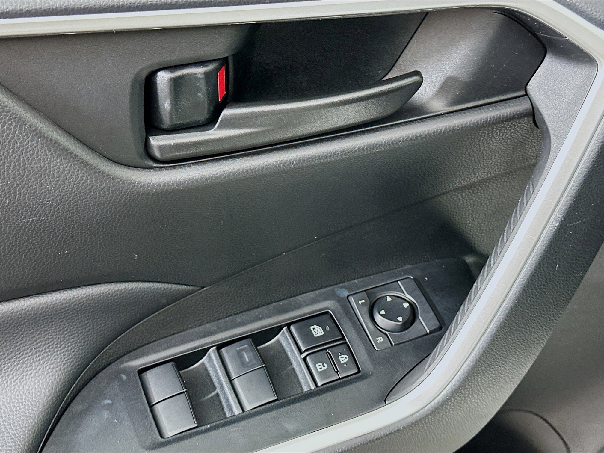 Used 2024 Toyota RAV4 LE image 15