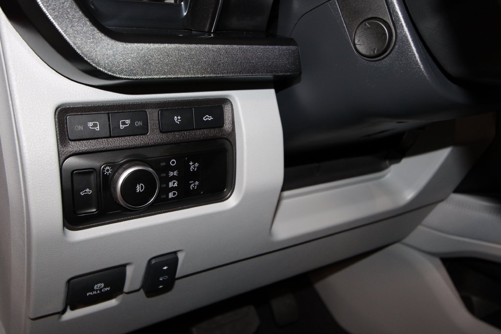 Used 2024 Ford F250 Limited AWD/4WD image 11