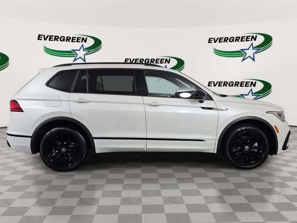 Used 2022 Volkswagen Tiguan SE R-Line AWD/4WD image 6