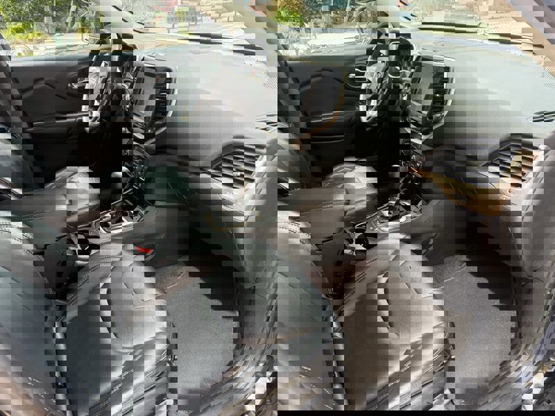 Used 2016 Jeep Cherokee Limited image 18