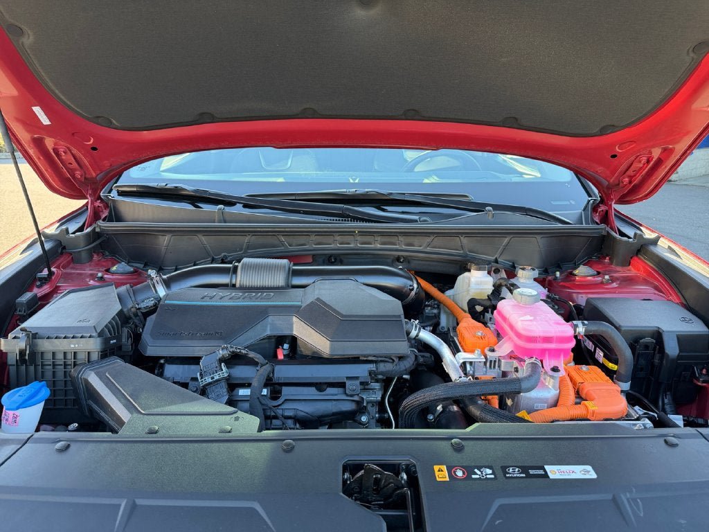 Certified 2025 Hyundai Tucson Limited AWD/4WD image 30