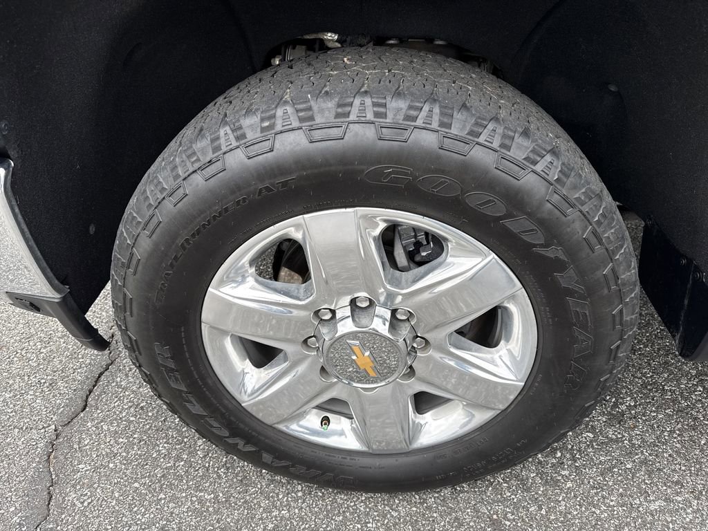Used 2022 Chevrolet Silverado 2500 LTZ w/ LTZ Plus Package image 11