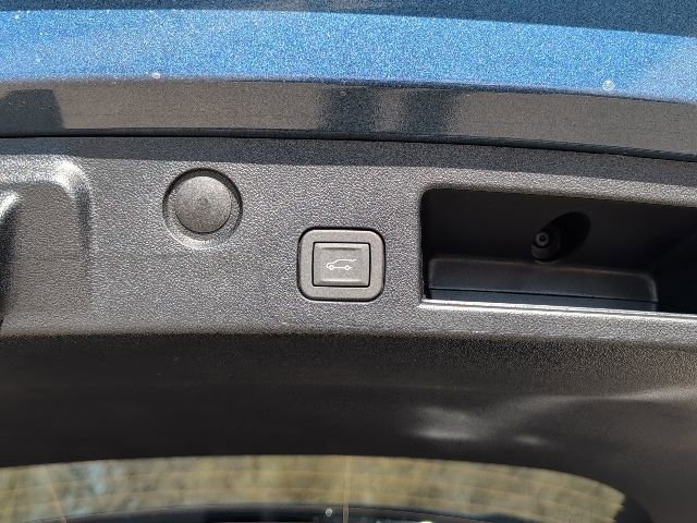 New 2026 Chevrolet Equinox RS w/ LPO, Floor Liner Package image 11