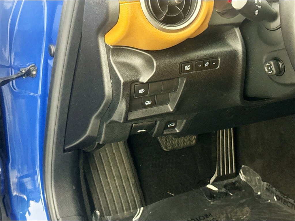 Used 2022 Lexus IS 300 w/ Premium Package image 8