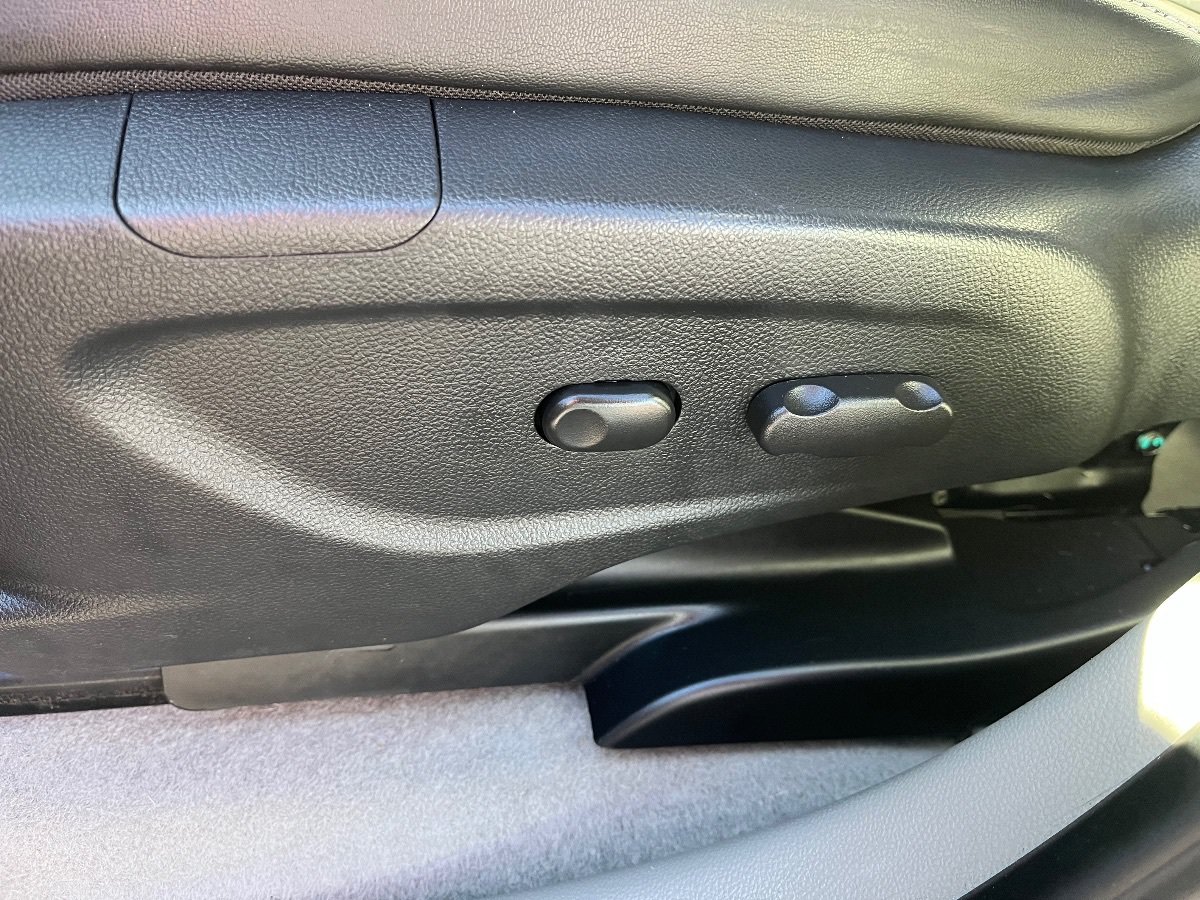 Used 2015 Buick Encore FWD image 25