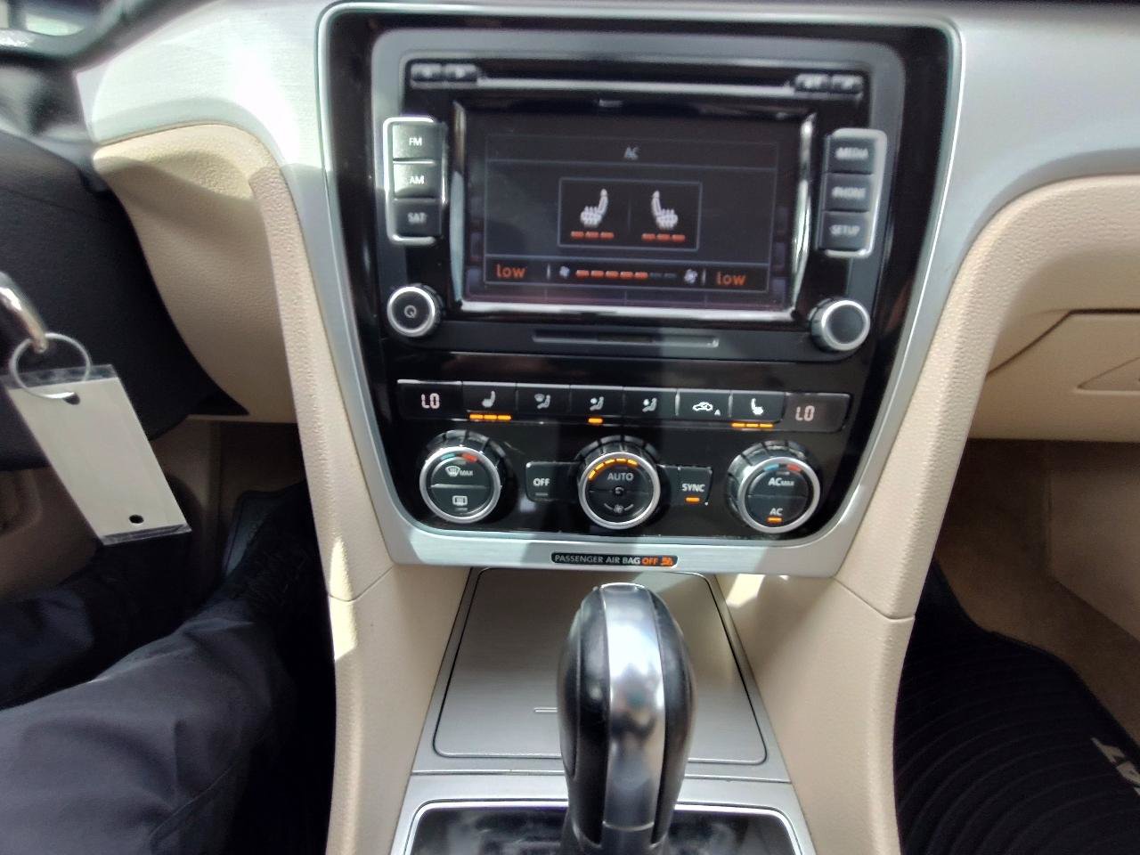 Used 2012 Volkswagen Passat 2.5 SE FWD image 22