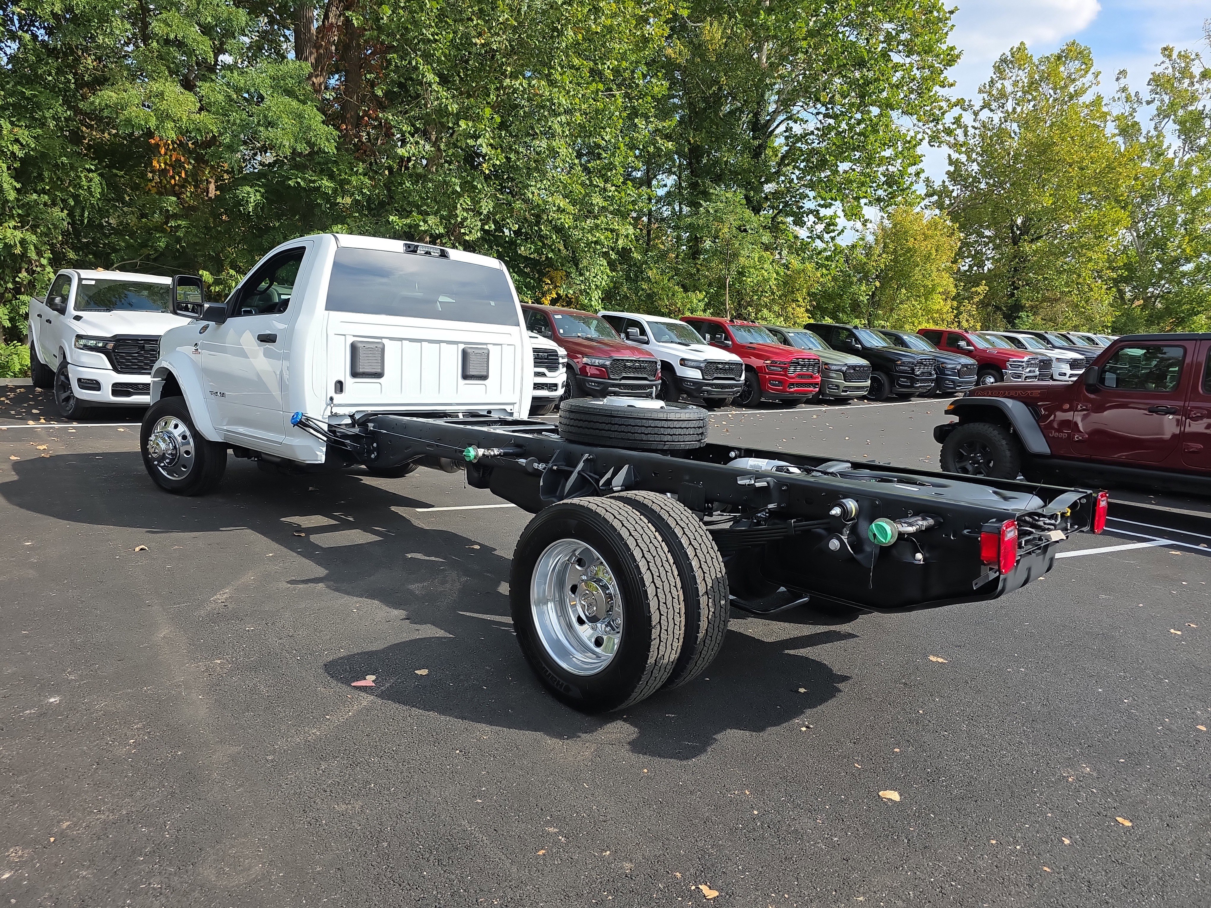 New 2026 RAM 5500 4x4 Regular Cab image 18