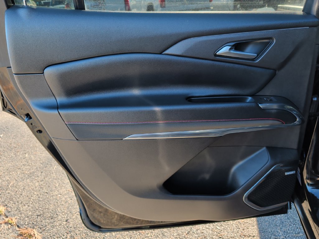 Used 2026 Chevrolet Traverse RS w/ LPO, Floor Liner Package FWD image 30