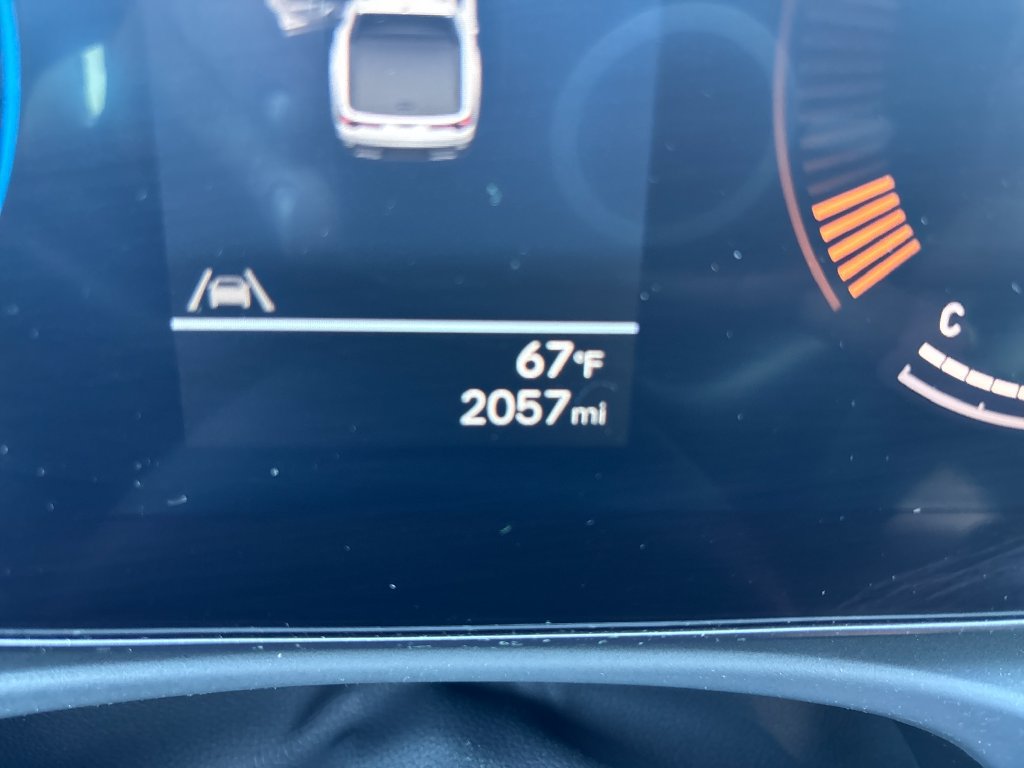 Used 2025 Hyundai Santa Cruz SE AWD/4WD image 16