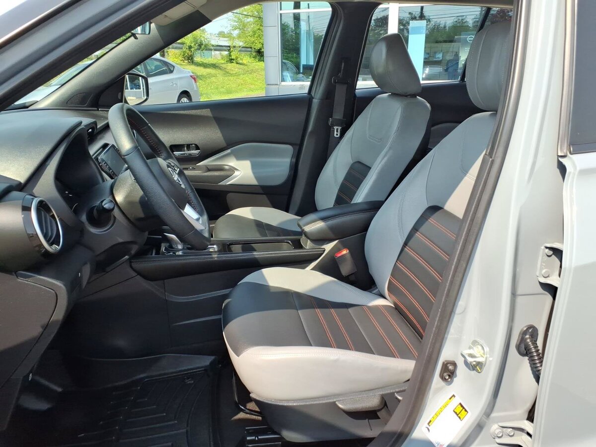 Used 2024 Nissan Kicks SR w/ SR Premium Package FWD image 18