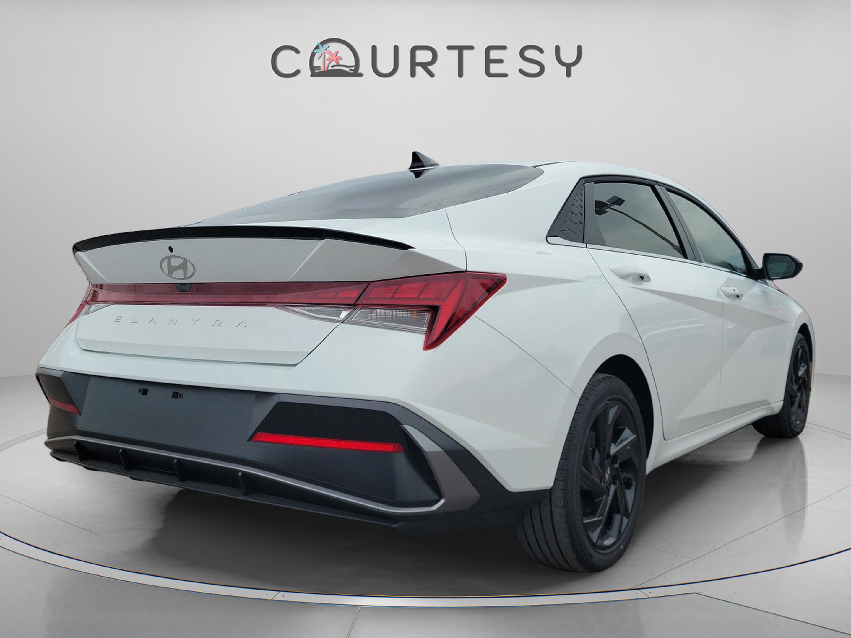 New 2026 Hyundai Elantra SEL Sport image 4