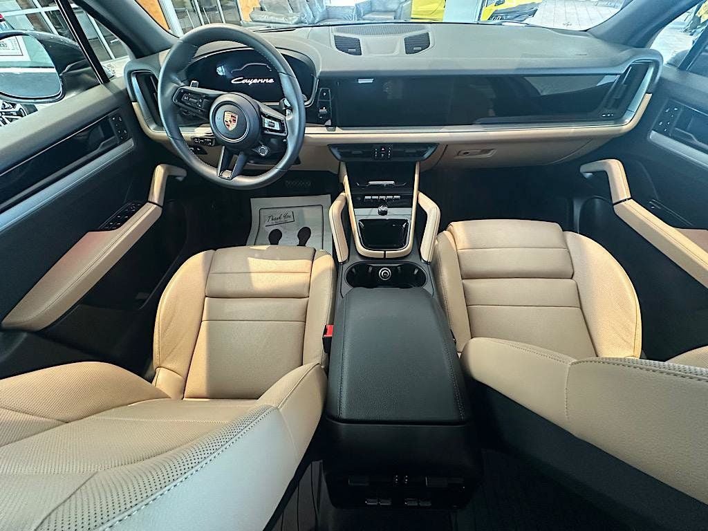Used 2026 Porsche Cayenne AWD/4WD image 15