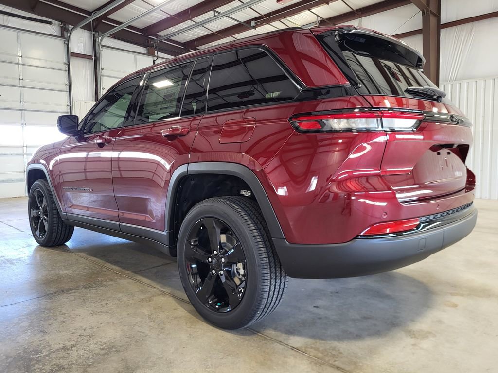 New 2025 Jeep Grand Cherokee Altitude RWD image 3