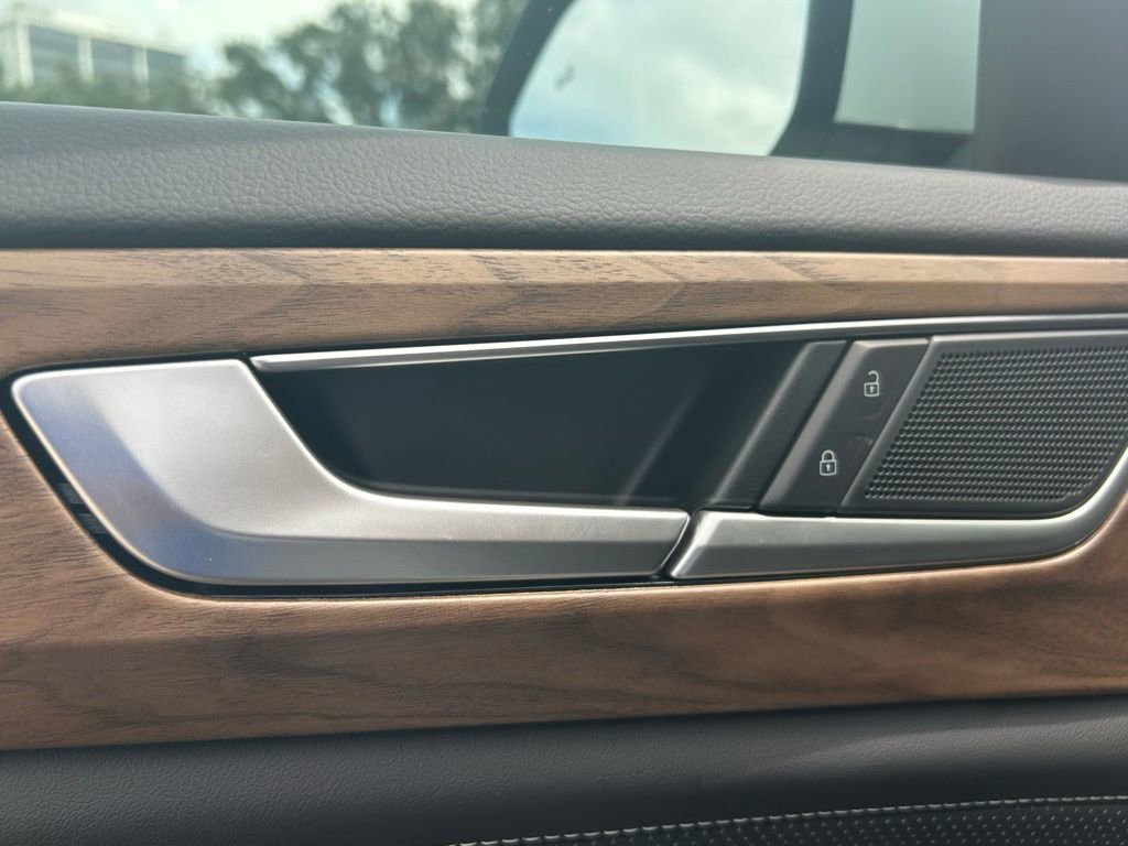 New 2026 Volkswagen Atlas SE image 50