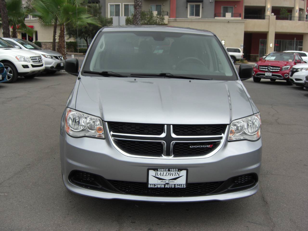 Used 2019 Dodge Grand Caravan SE FWD image 2
