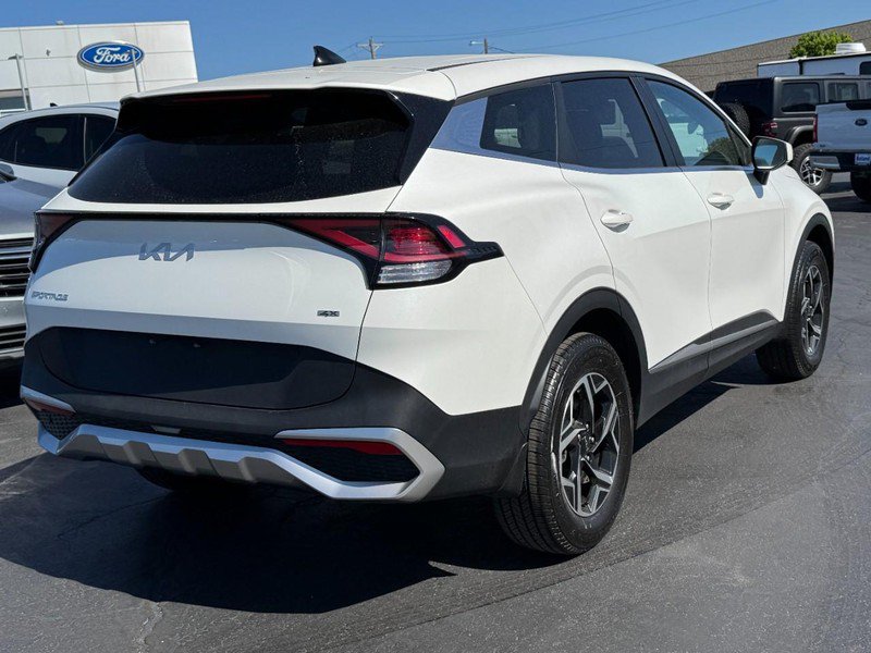 Used 2023 Kia Sportage LX AWD/4WD image 3