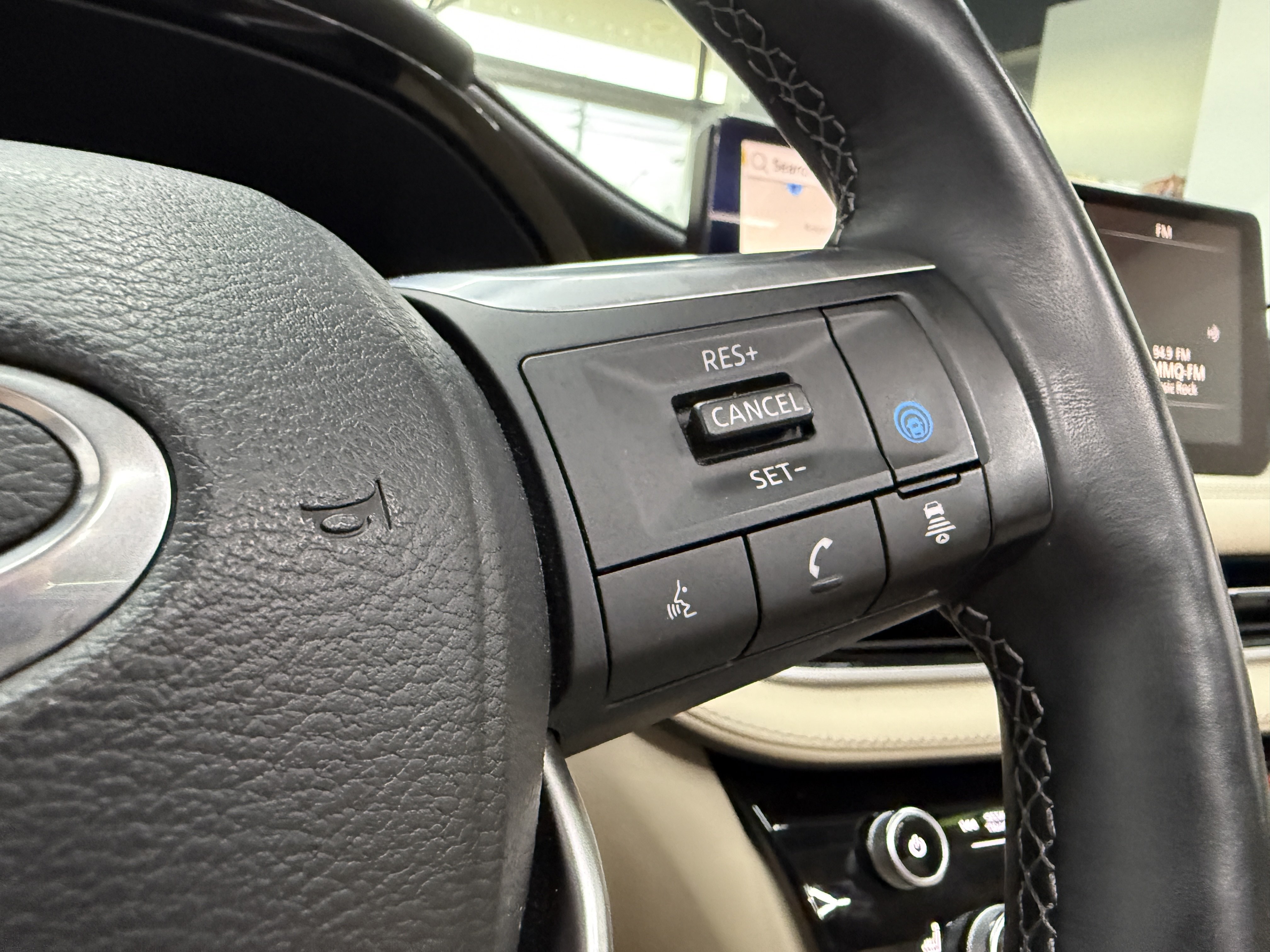 Used 2024 INFINITI QX60 Sensory AWD/4WD image 11