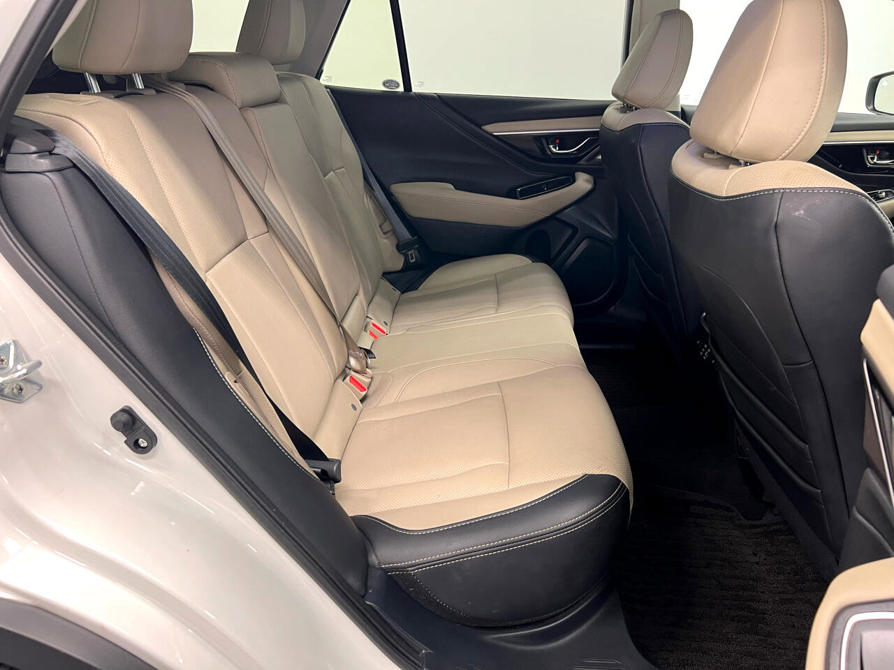 Used 2025 Subaru Outback Limited w/ Popular Package #2 image 17