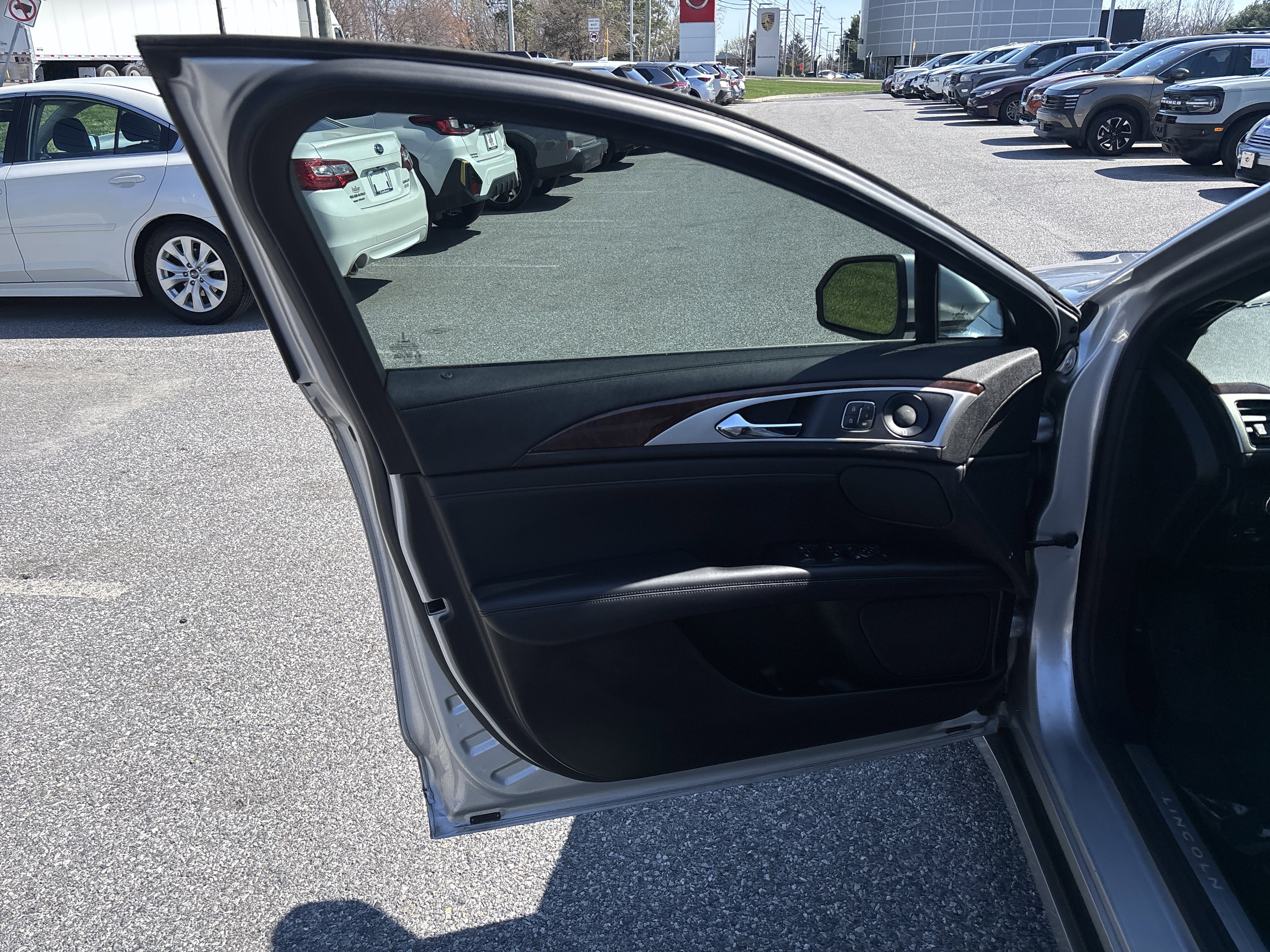 Used 2019 Lincoln MKZ Reserve w/ Reserve Plus Package image 16