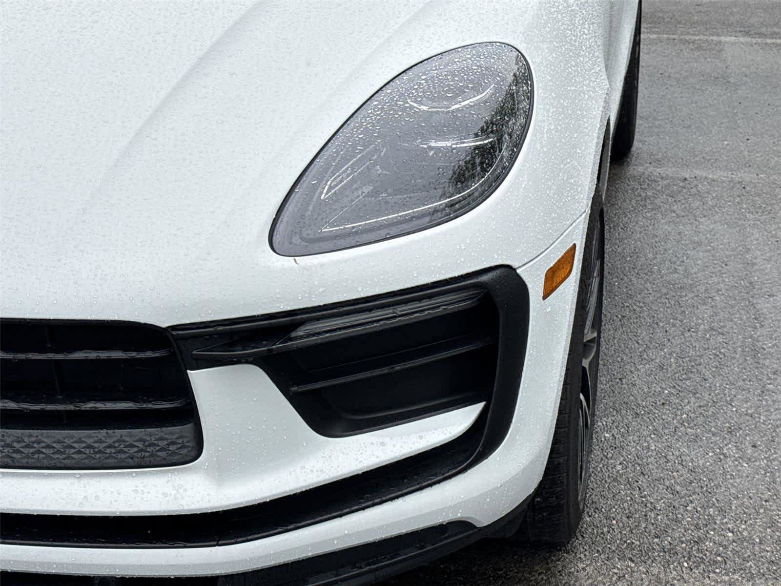 Used 2024 Porsche Macan AWD/4WD image 9