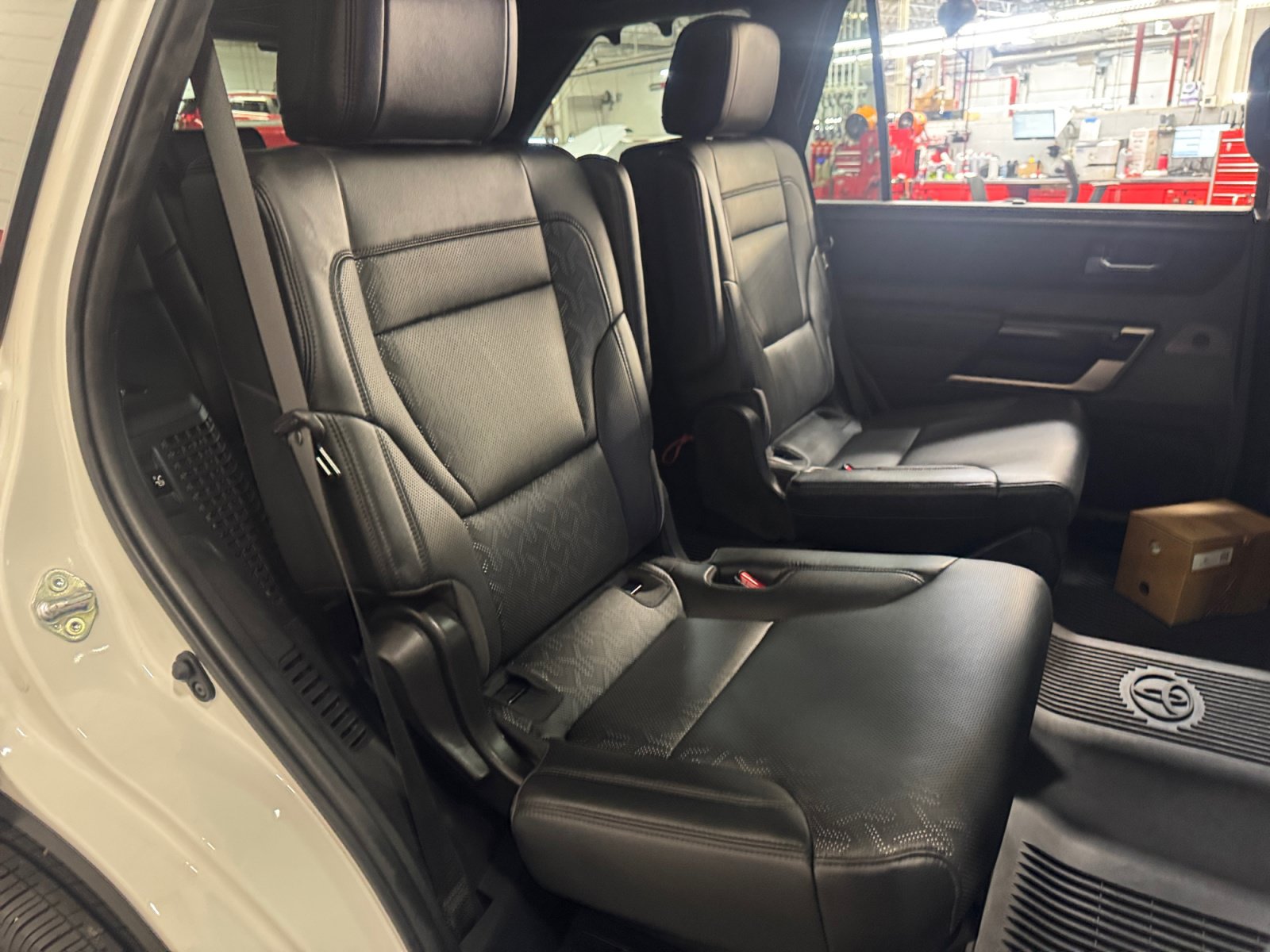 Certified 2025 Toyota Sequoia Limited w/ Tow Technology Package AWD/4WD image 18