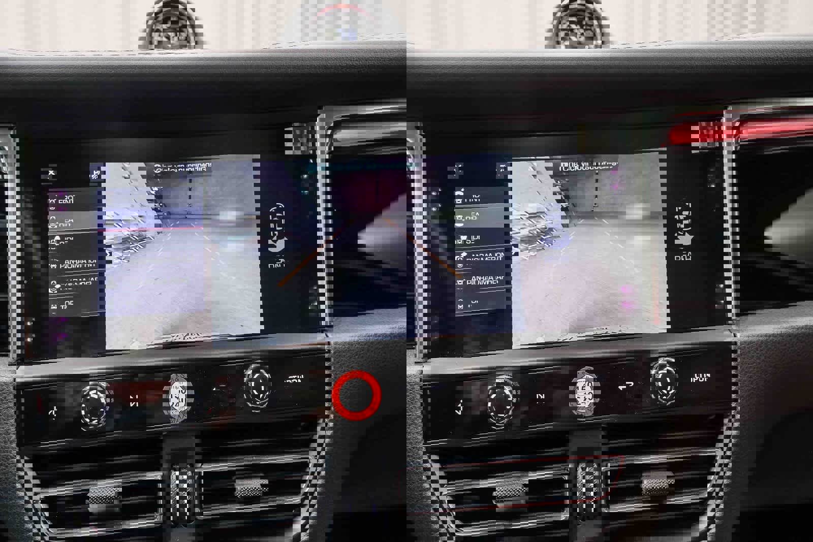 Used 2024 Porsche Macan image 25