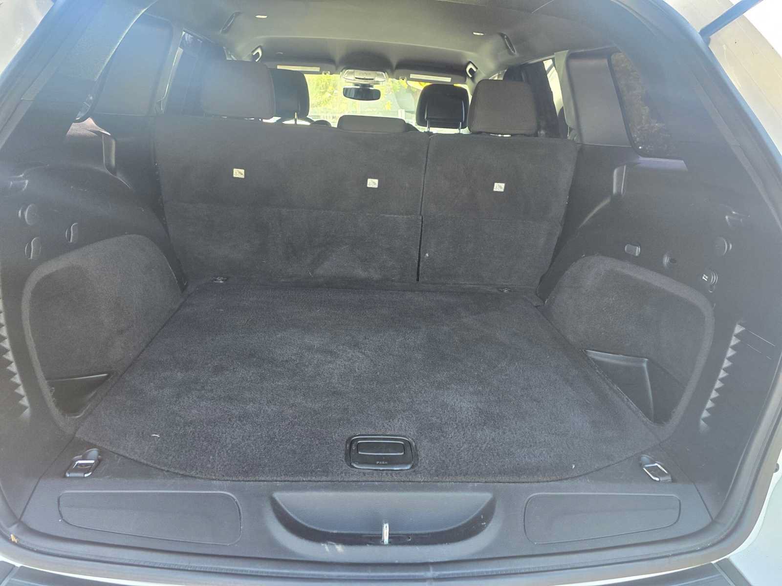 Used 2019 Jeep Grand Cherokee Laredo RWD image 14