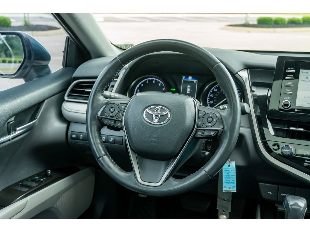 Used 2022 Toyota Camry SE w/ Cold Weather Package FWD image 21