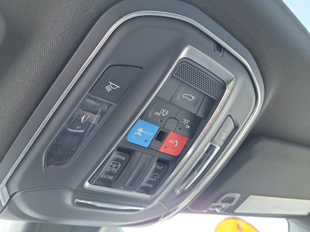 New 2025 Jeep Grand Cherokee Laredo X w/ Luxury Tech Group I image 28