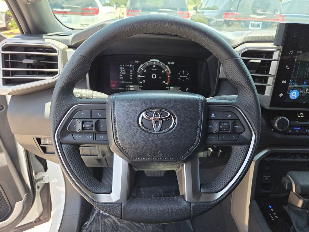 Used 2025 Toyota Tundra Limited AWD/4WD image 25