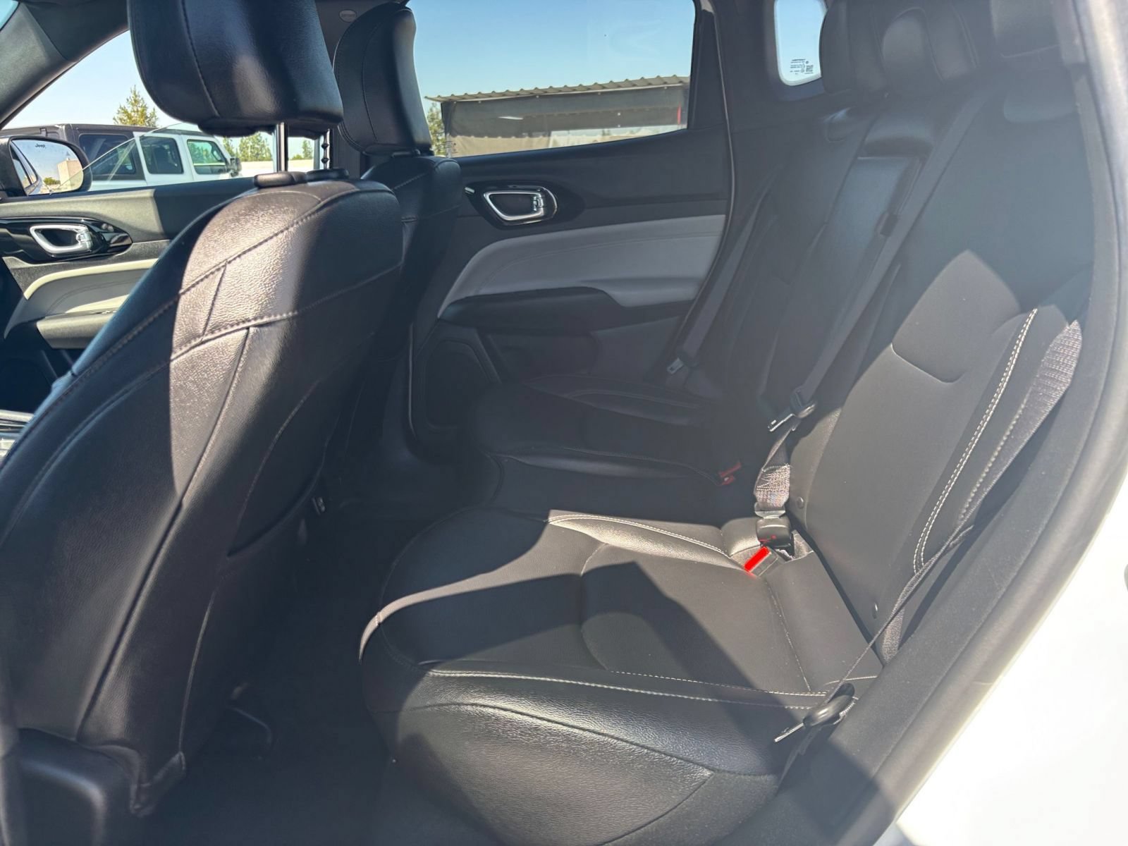Used 2025 Jeep Compass Limited AWD/4WD image 27