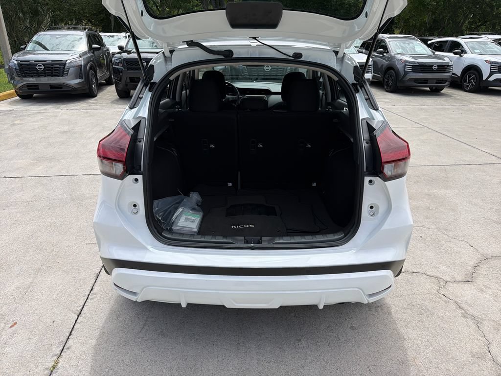 Certified 2025 Nissan Kicks Play S FWD image 31