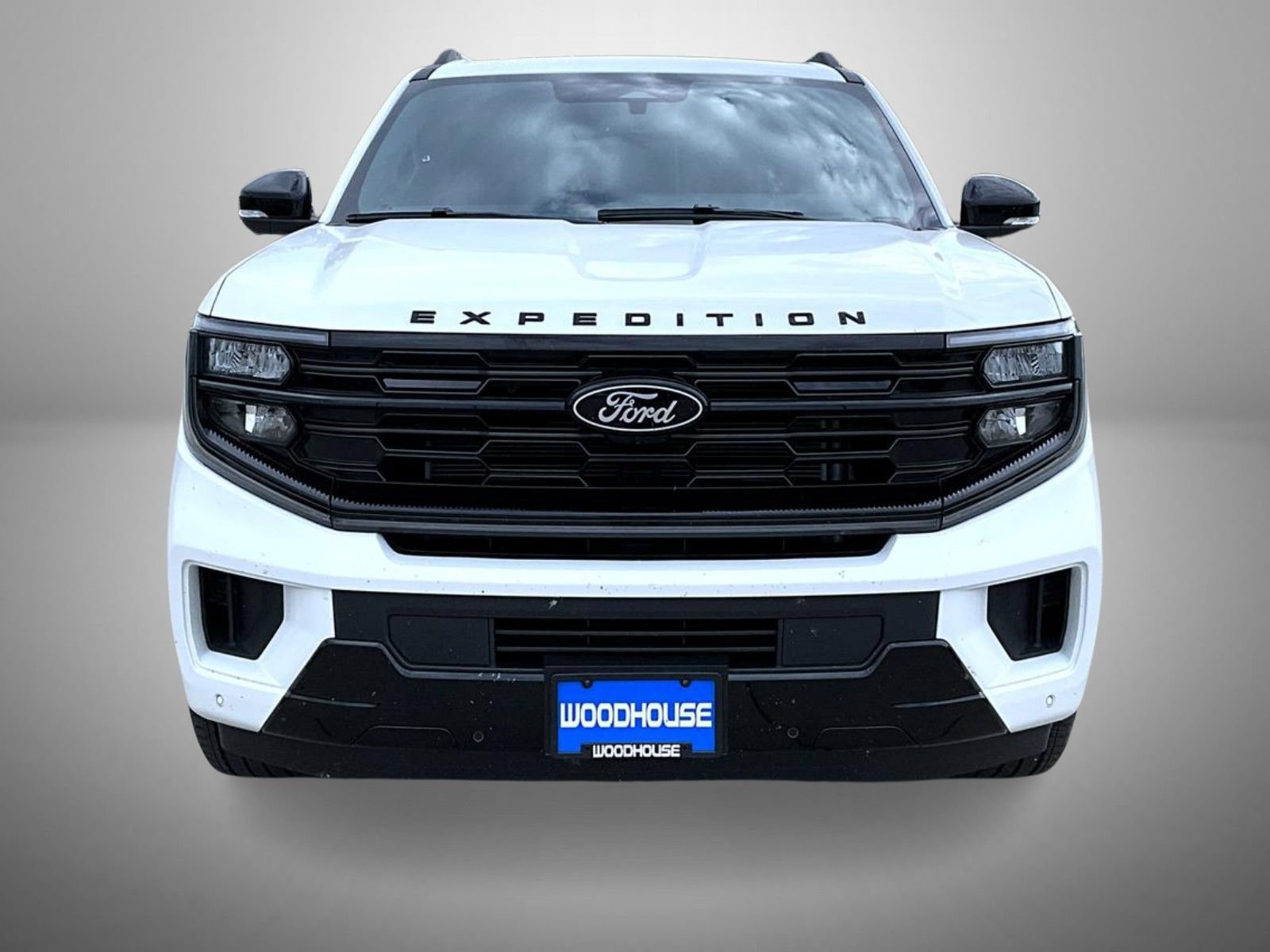 Used 2026 Ford Expedition Platinum w/ Stealth Appearance Package AWD/4WD image 2