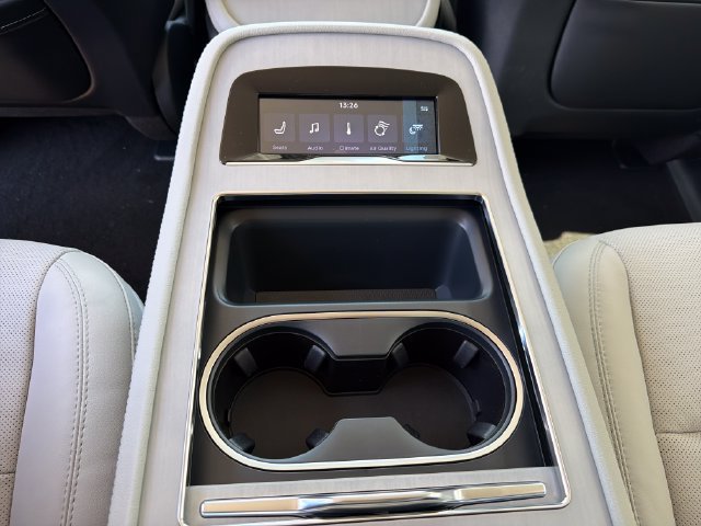 New 2026 Lincoln Navigator L Reserve AWD/4WD image 16