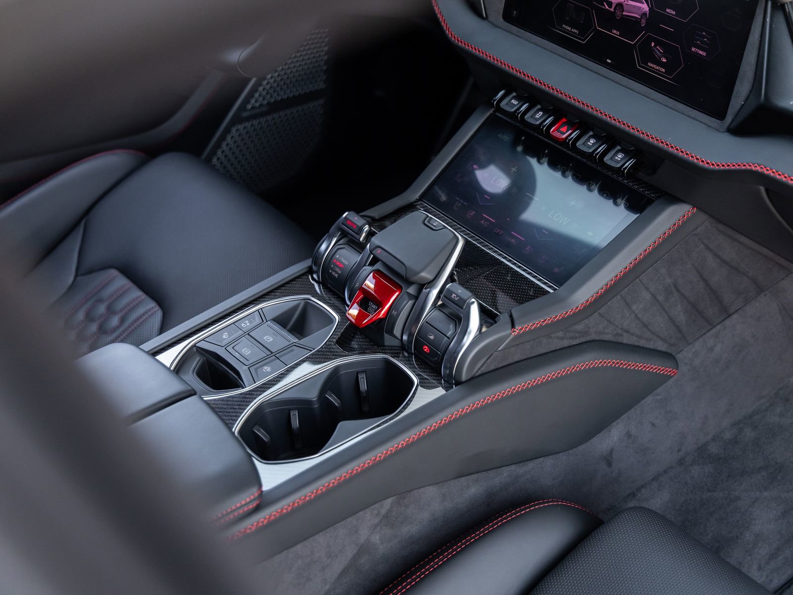 Used 2026 Lamborghini Urus SE image 33