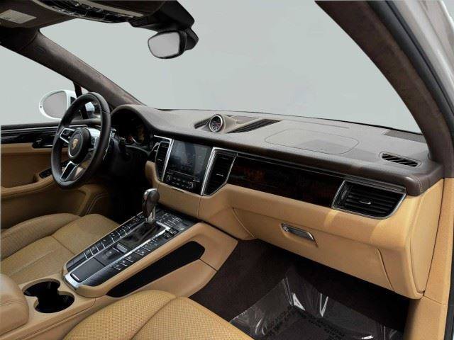 Used 2017 Porsche Macan Turbo AWD/4WD image 51